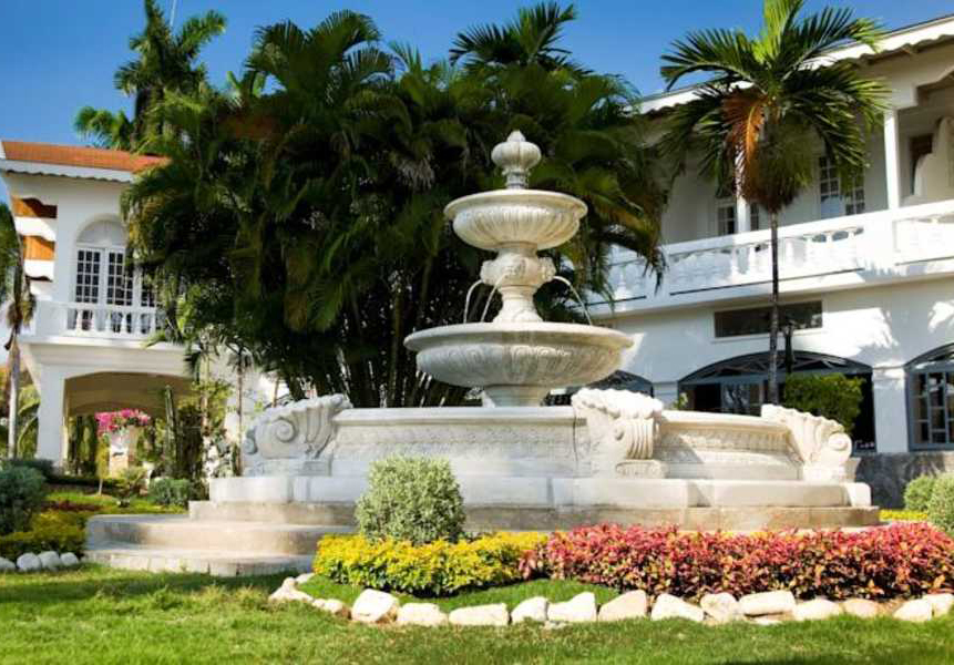SeaGarden Beach Resort Transportation from Montego Bay Airport (image for) SeaGarden Beach Resort Transportation from Montego Bay Airport